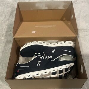 On Running Men’s Cloud 5 Sneakers - Never Worn -Midnight(Navy)/White - Size 11.5
